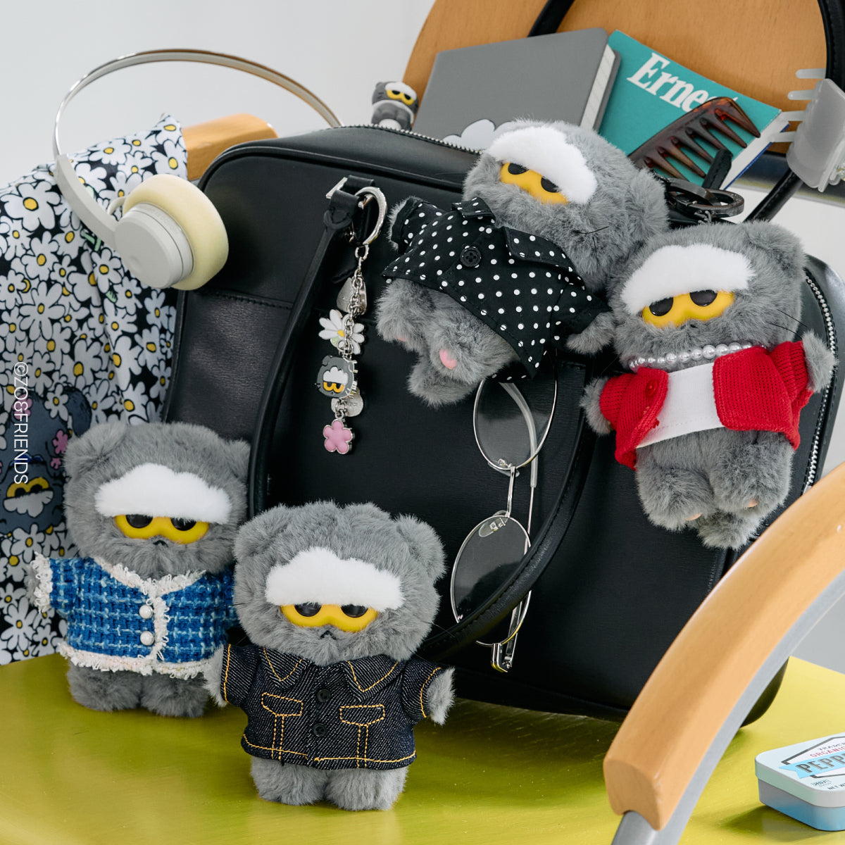 ZO&FRIENDS ZOA RANDOM PLUSH KEYRING CROWN EDITION
