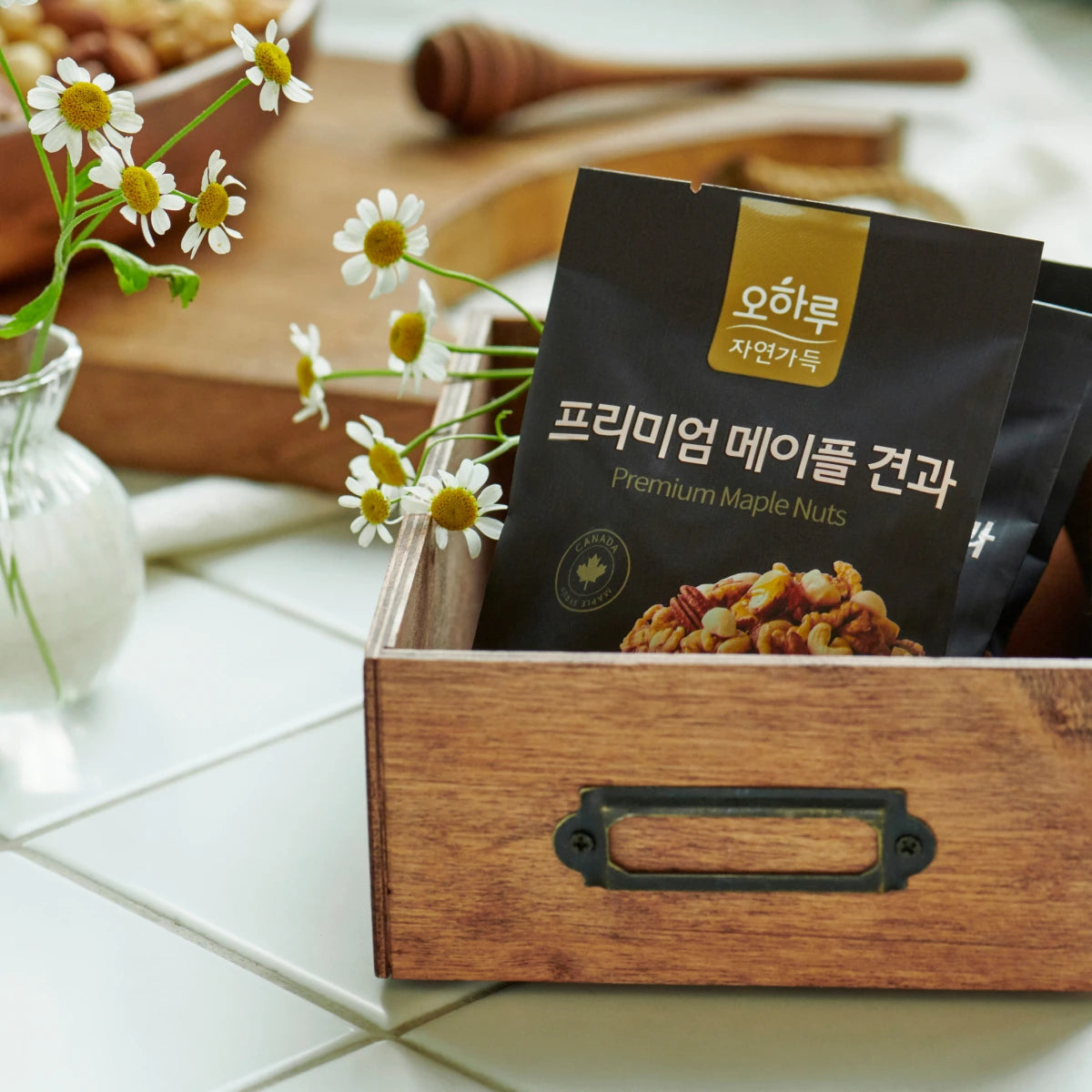 Oharu Premium Maple Nuts (1 Box, 20 Packs)