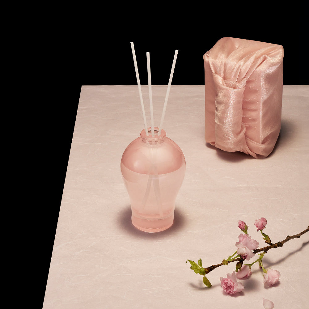 Taylor Scents Glass Pruns Vase - Moon/Cherry Blossom