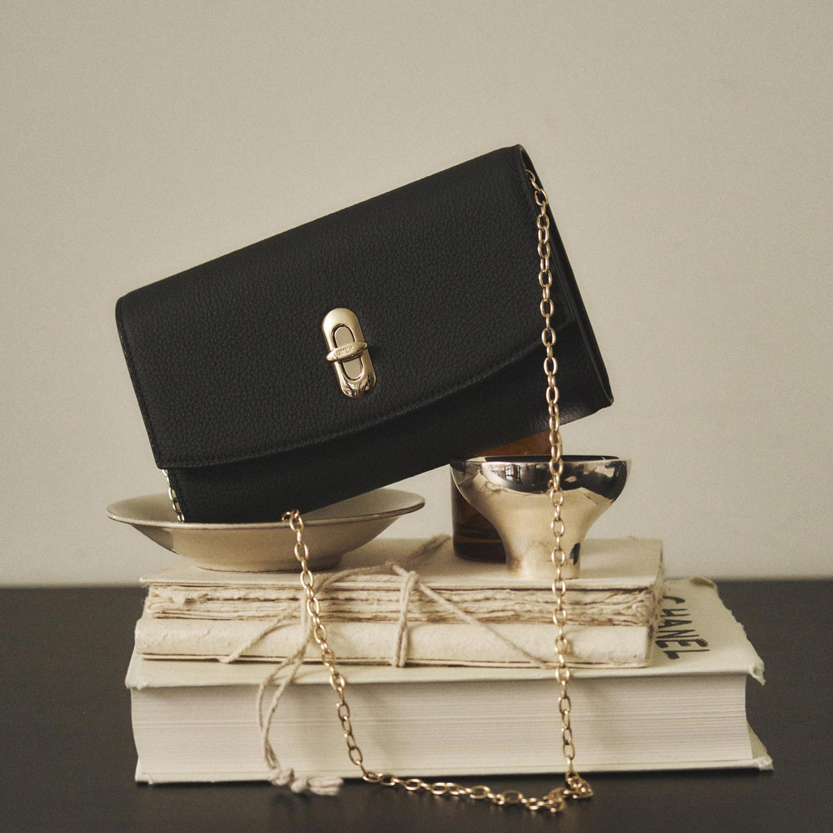 UMER_MRRV) TR Mariel WOC Chain Bag Black