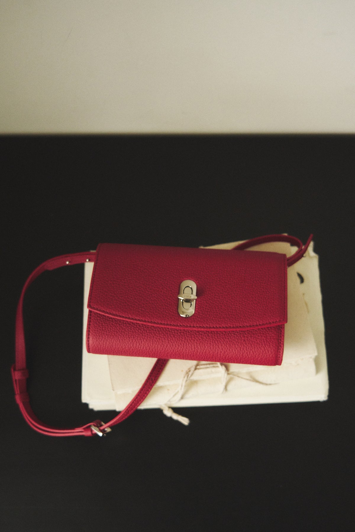 UMER_MRRV) TR Mariel WOC Chain Bag Ruby Rouge