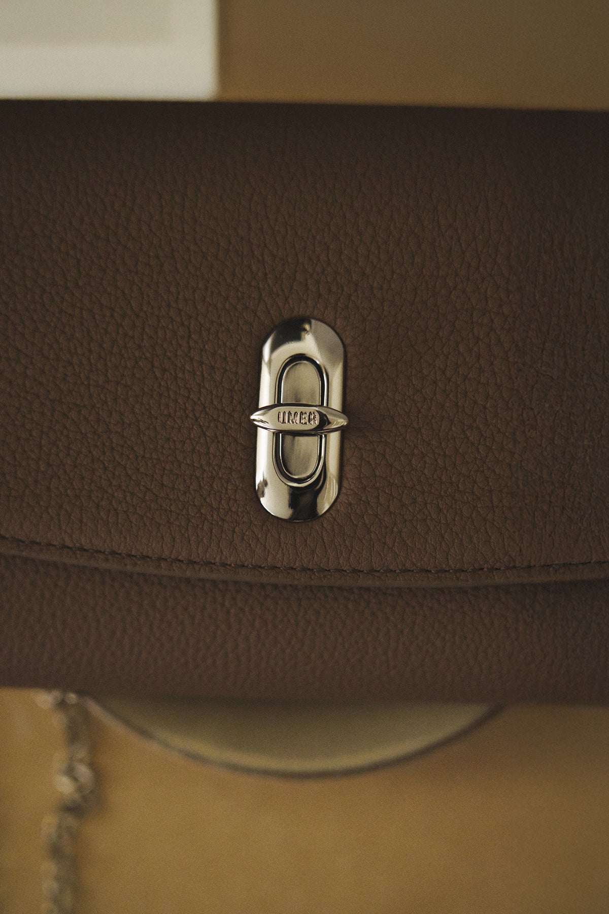 UMER_MRRV) TR Mariel WOC Chain Bag Mocha Taupe