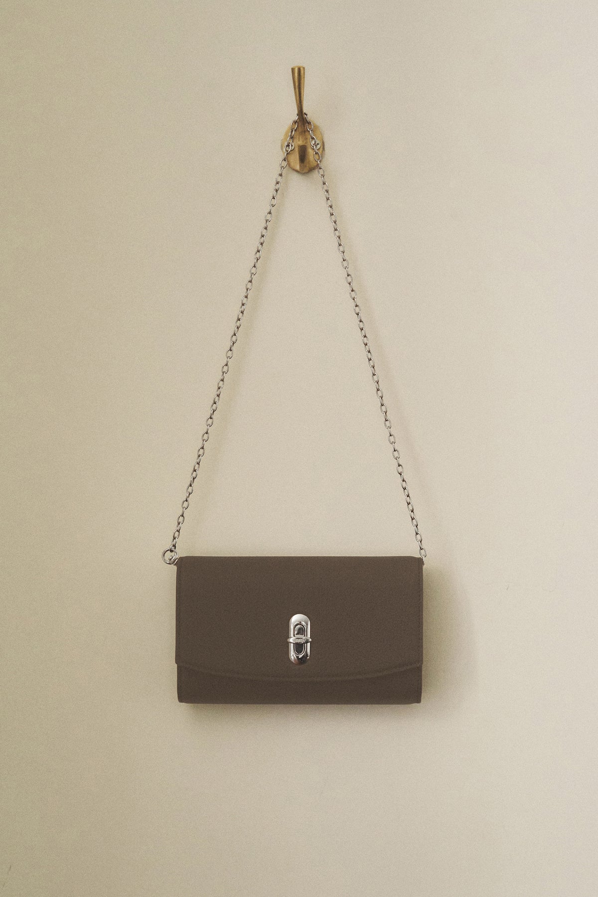 UMER_MRRV) TR Mariel WOC Chain Bag Mocha Taupe