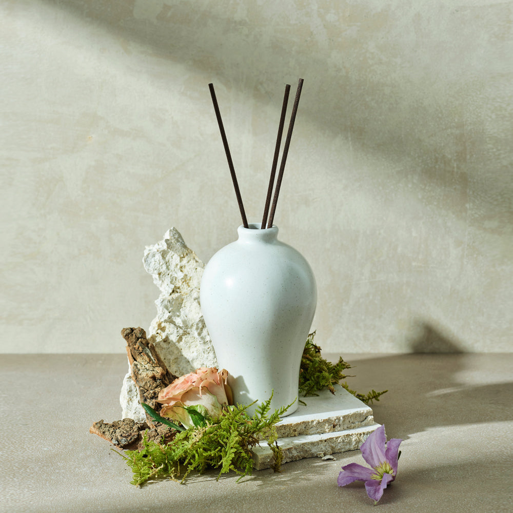 Taylor Scents Pruns Vase - Peony (Jakyak)