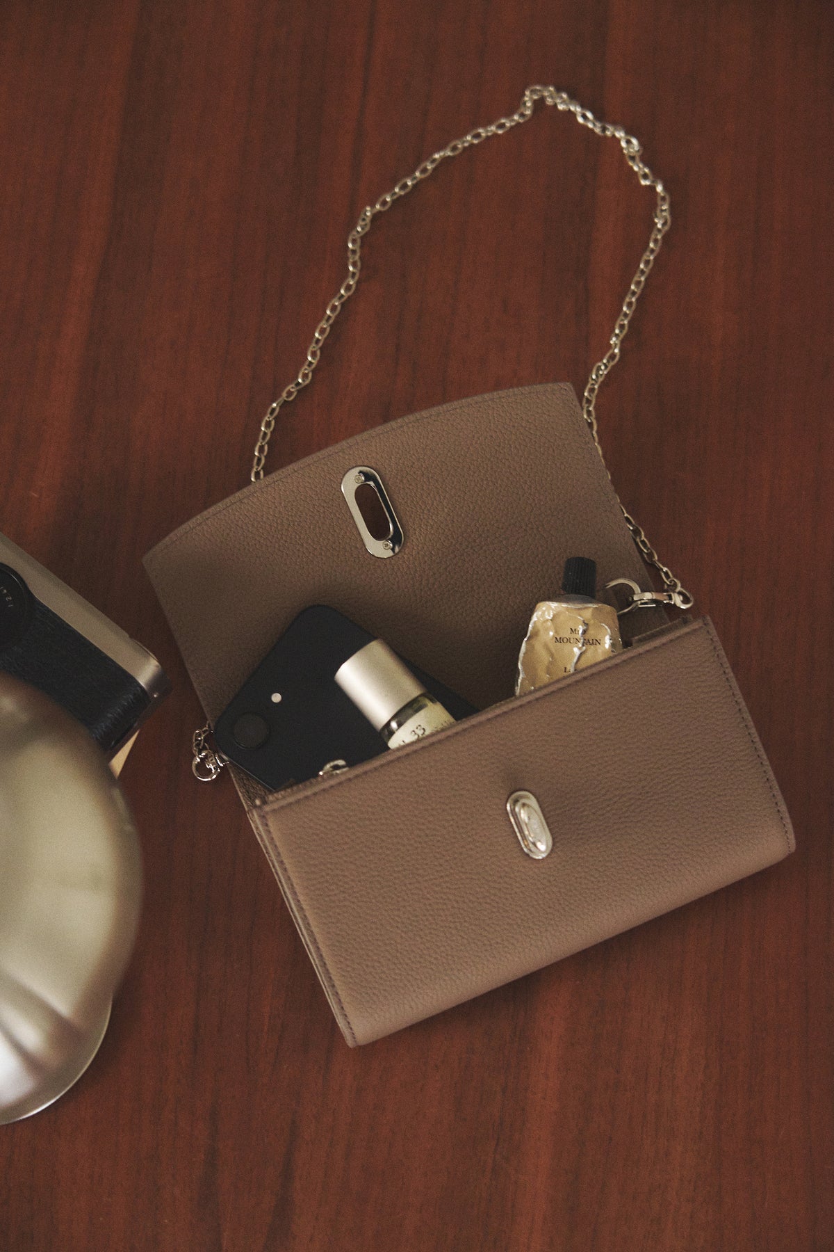 UMER_MRRV) TR Mariel WOC Chain Bag Mocha Taupe