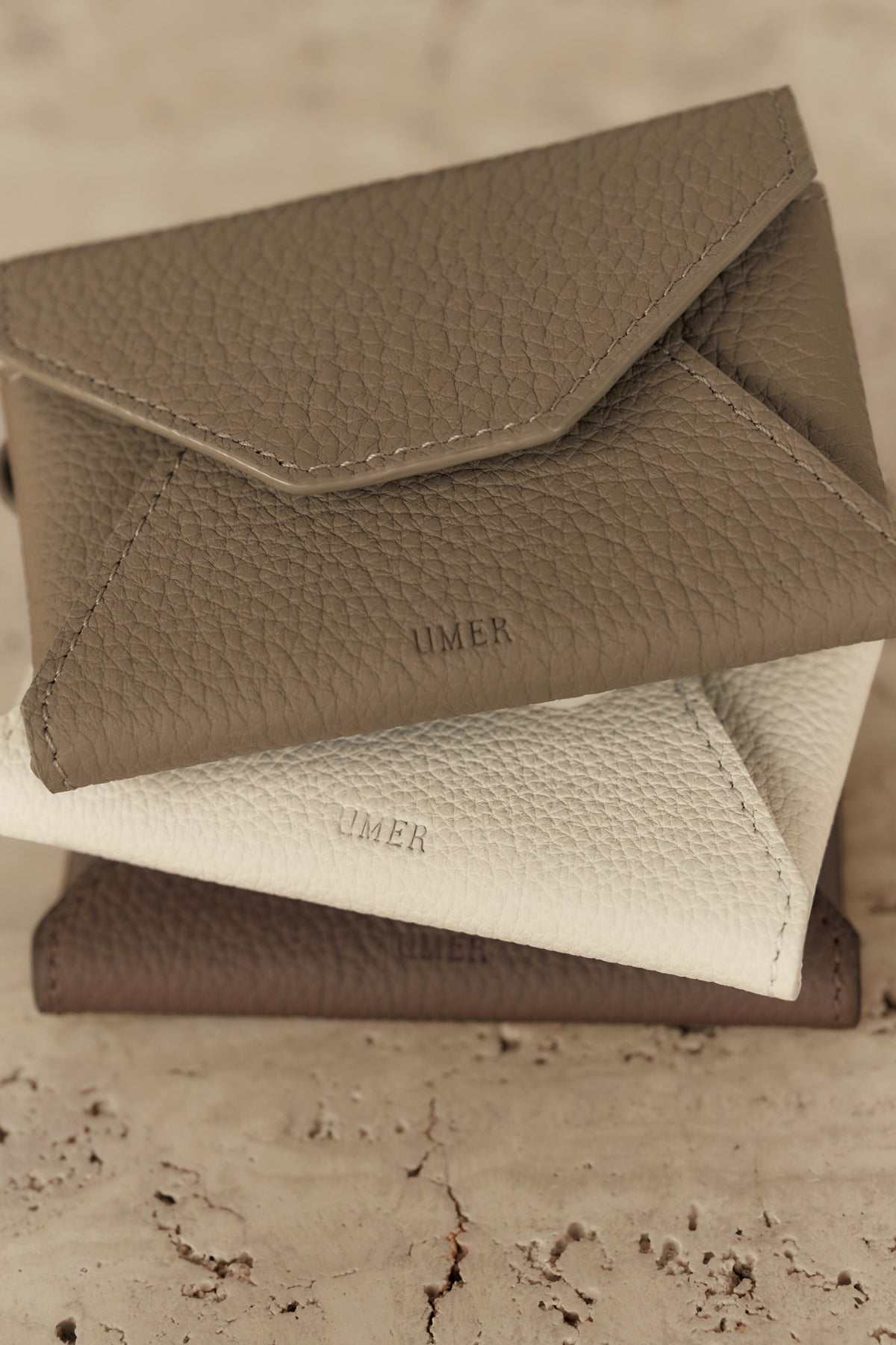 UMER_MRRV) TR Pochette Charm Taupe